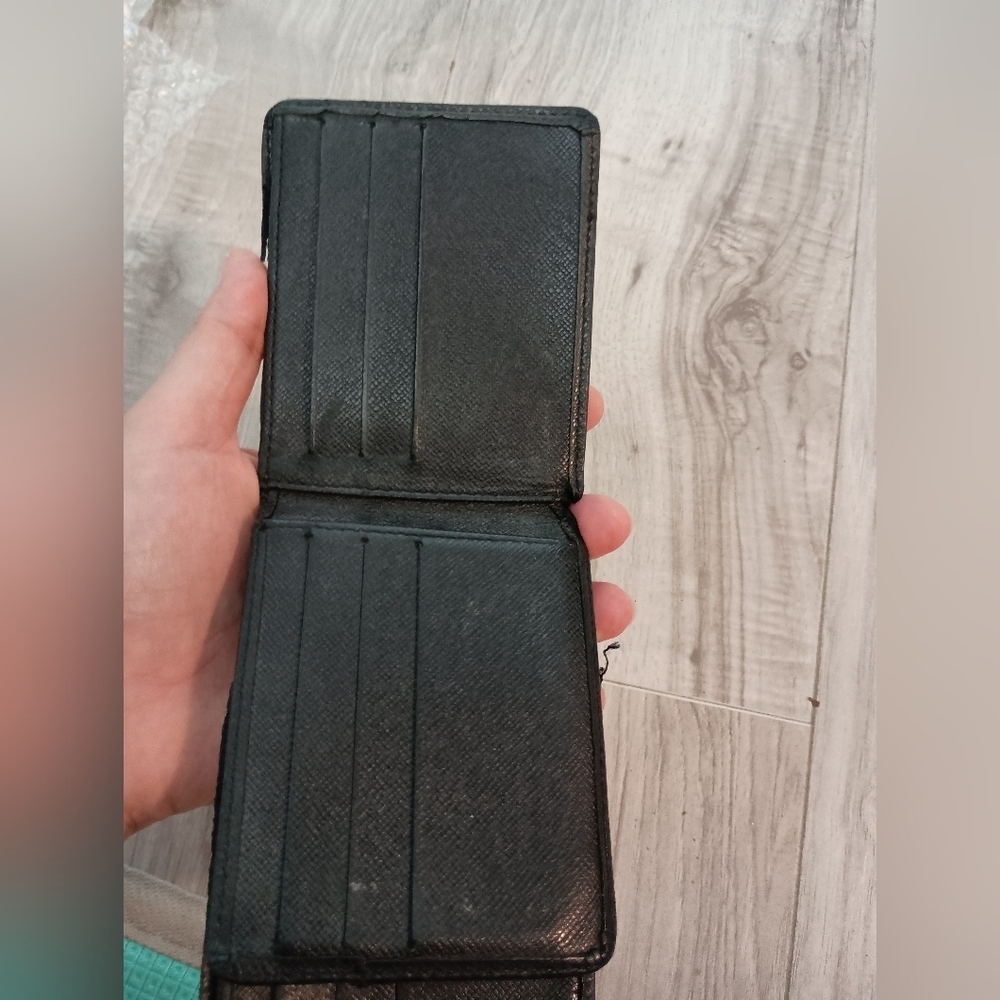 Authentic Louis Vuitton Black Taiga Leather Mens Multiple Wallet - Picture 7 of 14